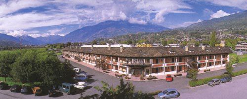 Alp Hotell Aosta Exteriör bild